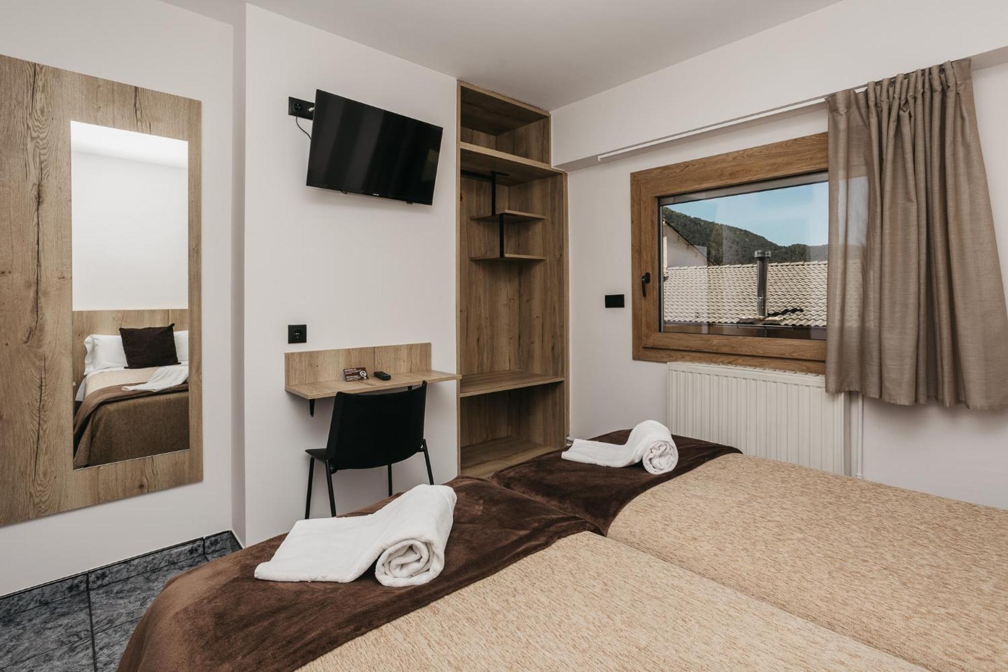 La Trobada Hotel Sport Ripoll Zewnętrze zdjęcie
