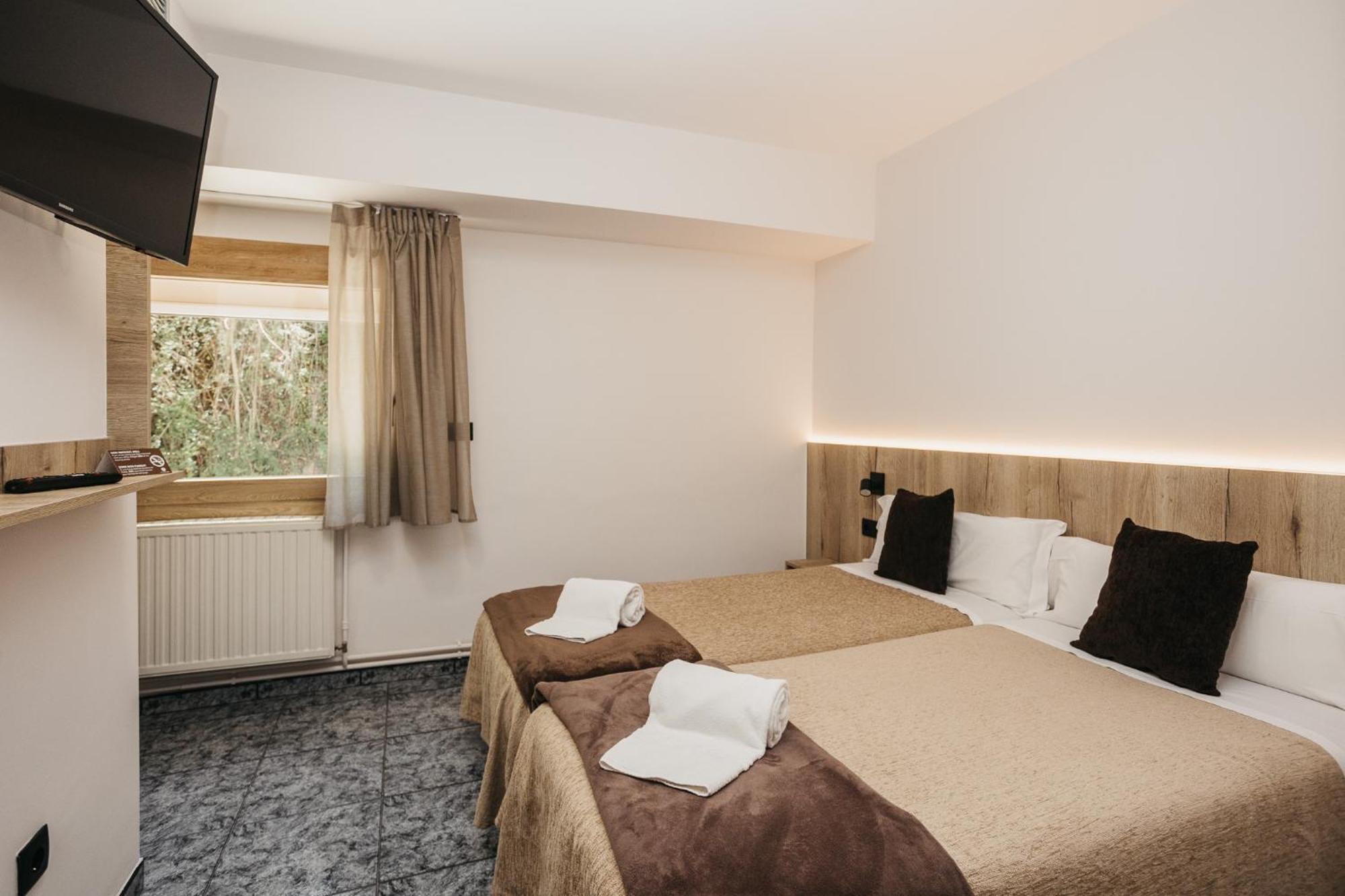 La Trobada Hotel Sport Ripoll Zewnętrze zdjęcie