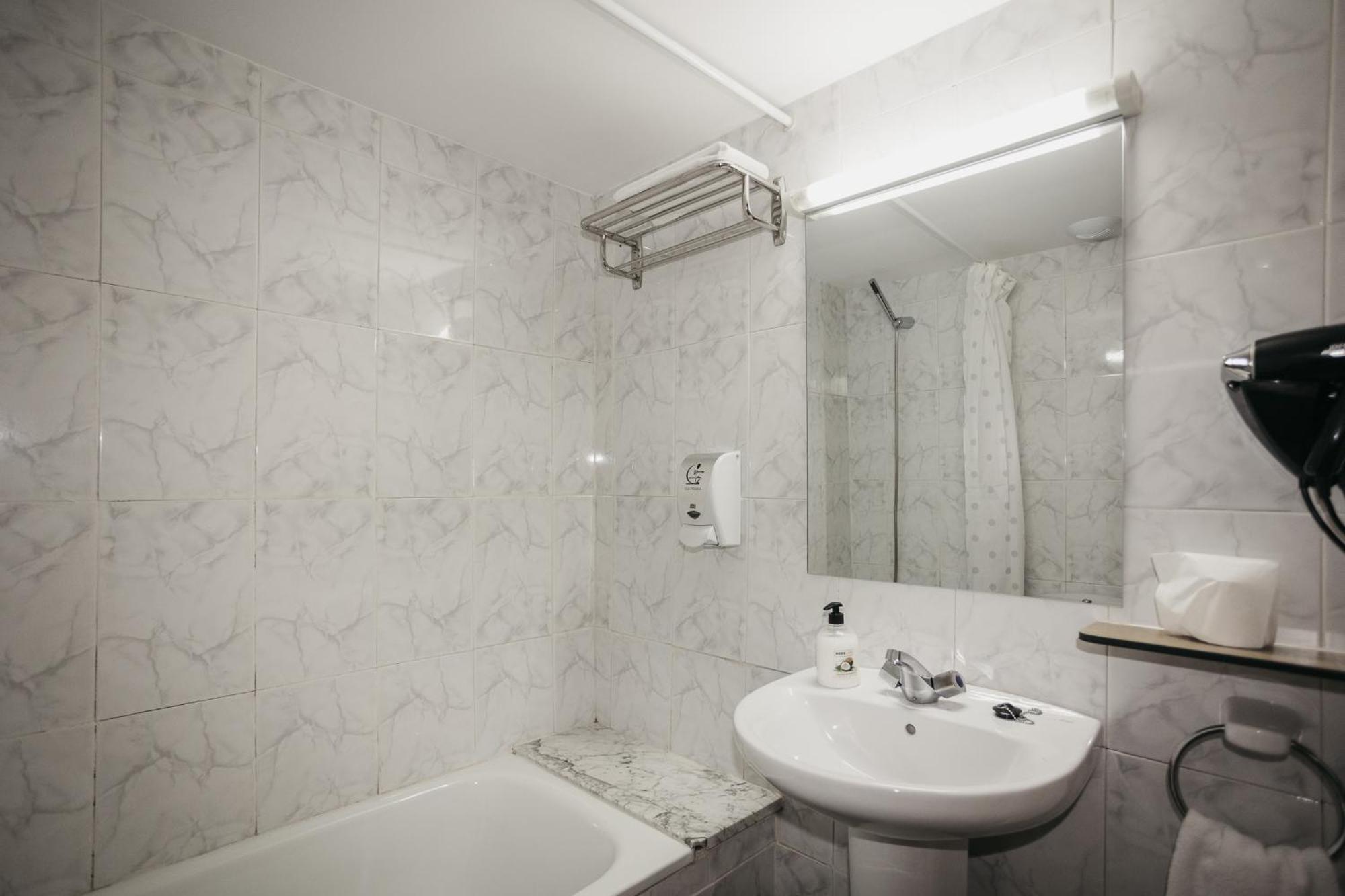 La Trobada Hotel Sport Ripoll Zewnętrze zdjęcie
