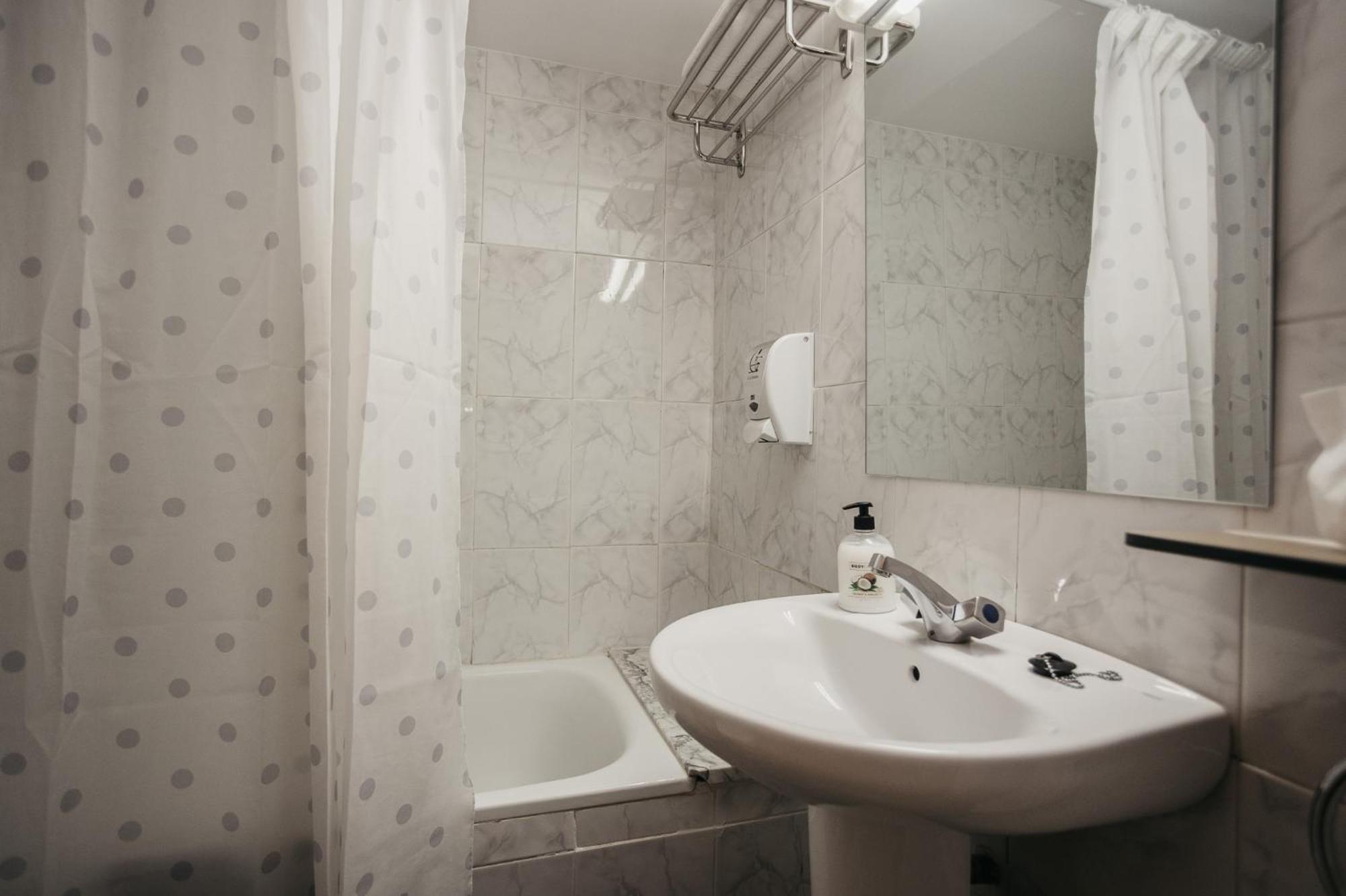 La Trobada Hotel Sport Ripoll Zewnętrze zdjęcie