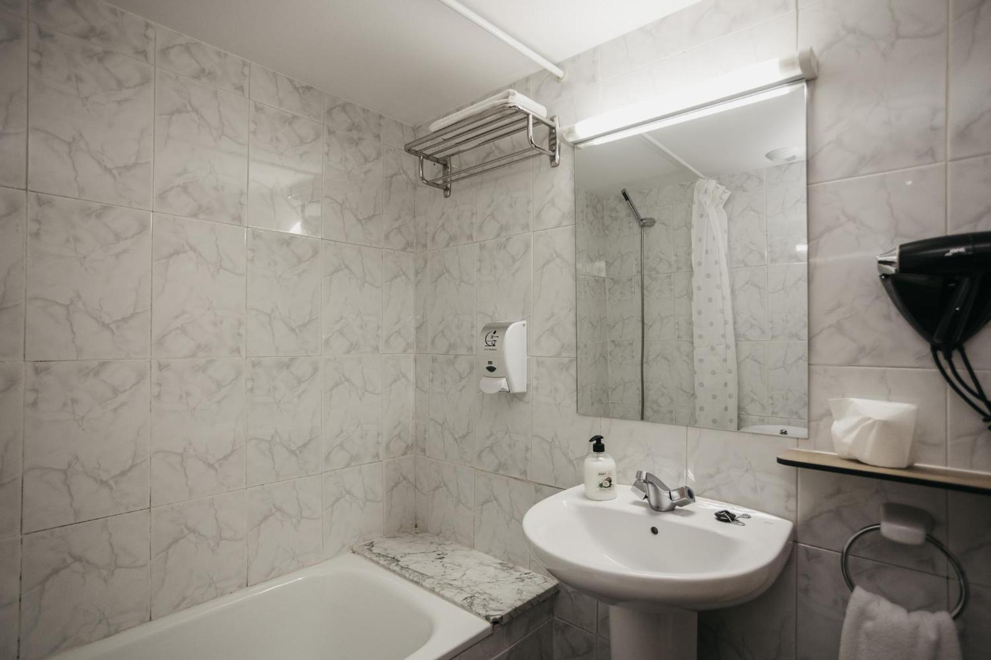 La Trobada Hotel Sport Ripoll Zewnętrze zdjęcie